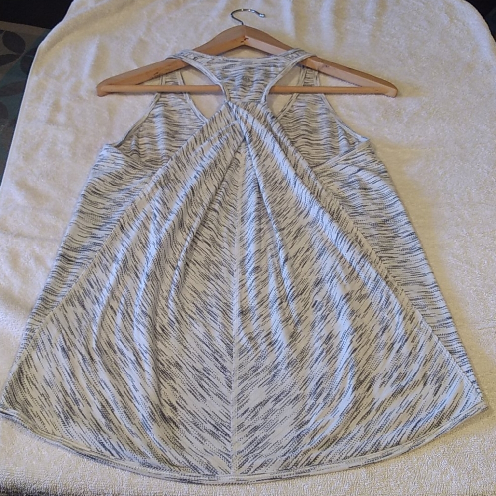 Lululemon Essential Tank - Picture 6 of 8